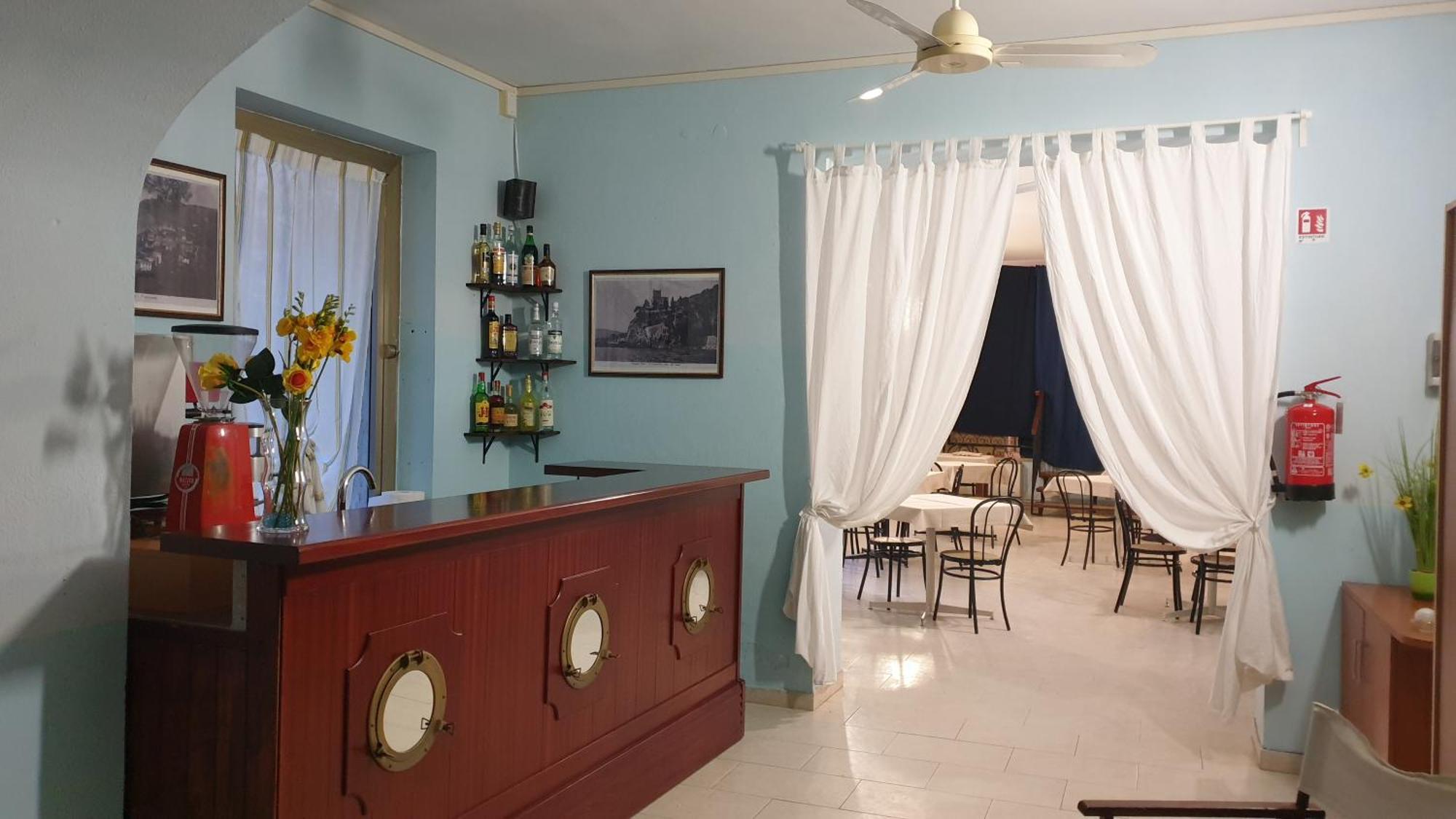 Piccolo Hotel Holiday Center Finale Ligure Extérieur photo
